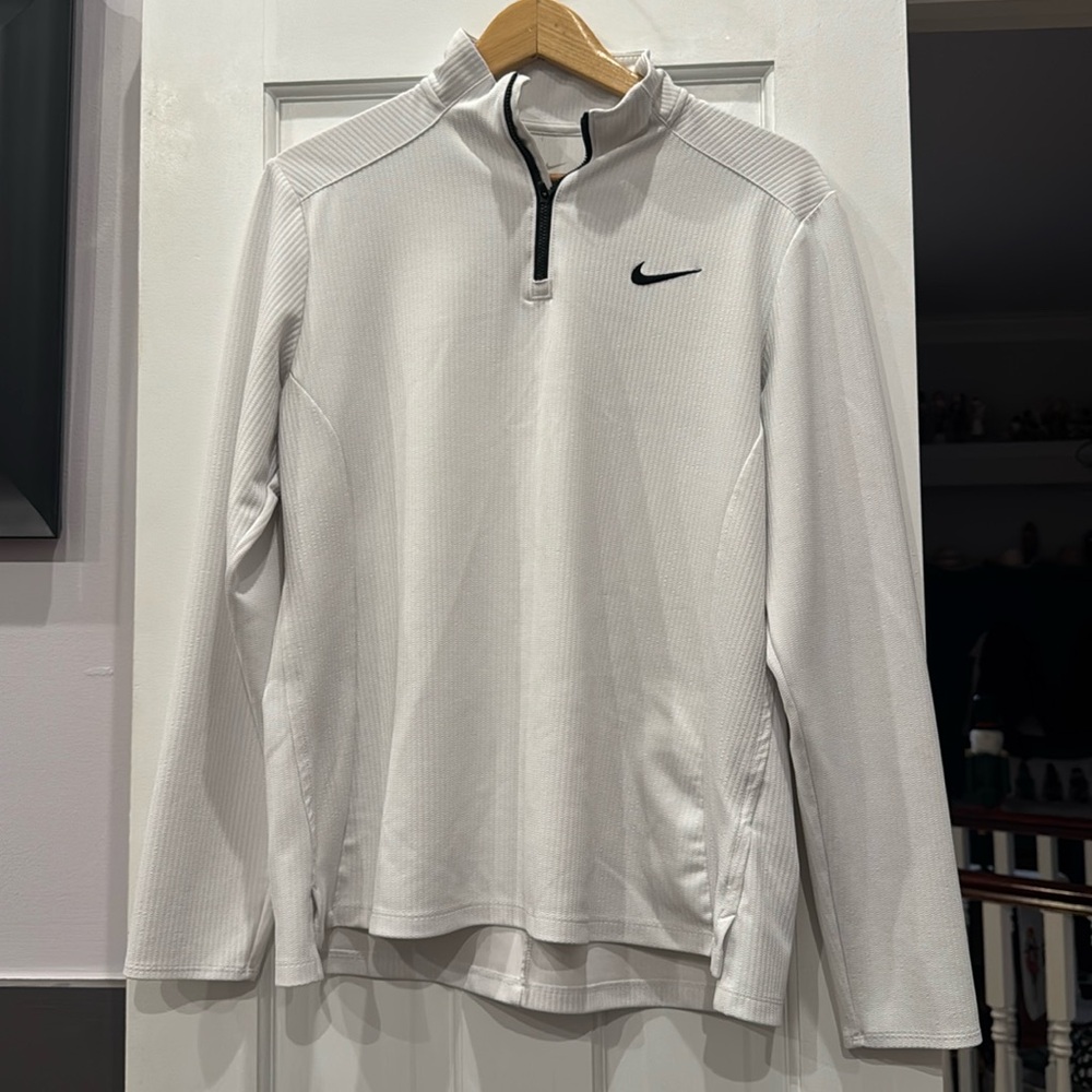 Women’s Nike long sleeveeve quarter zip
